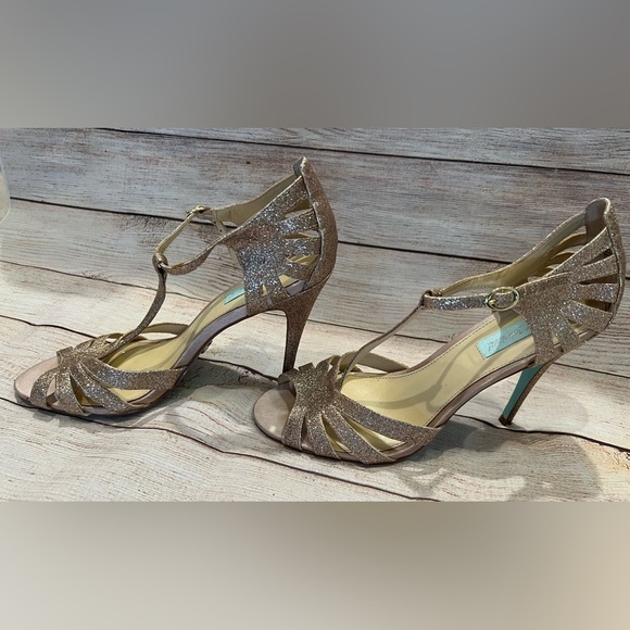 Blue By Betsey Johnson SB-Tee Champagne Glitter Dress Stiletto Heels WOMENS 10 - Picture 4 of 8